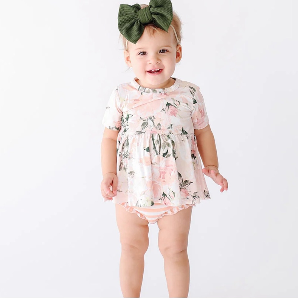 Posh Peanut NWT Vintage Rose Peplum Top and Bloomers Set size 3-6m